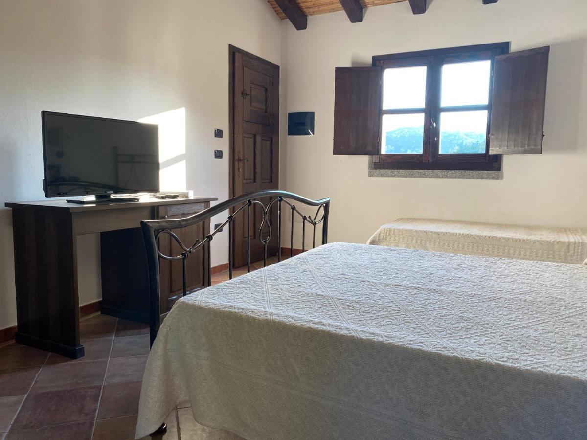 Li Paduleddi Country Guest House Olbia Buitenkant foto